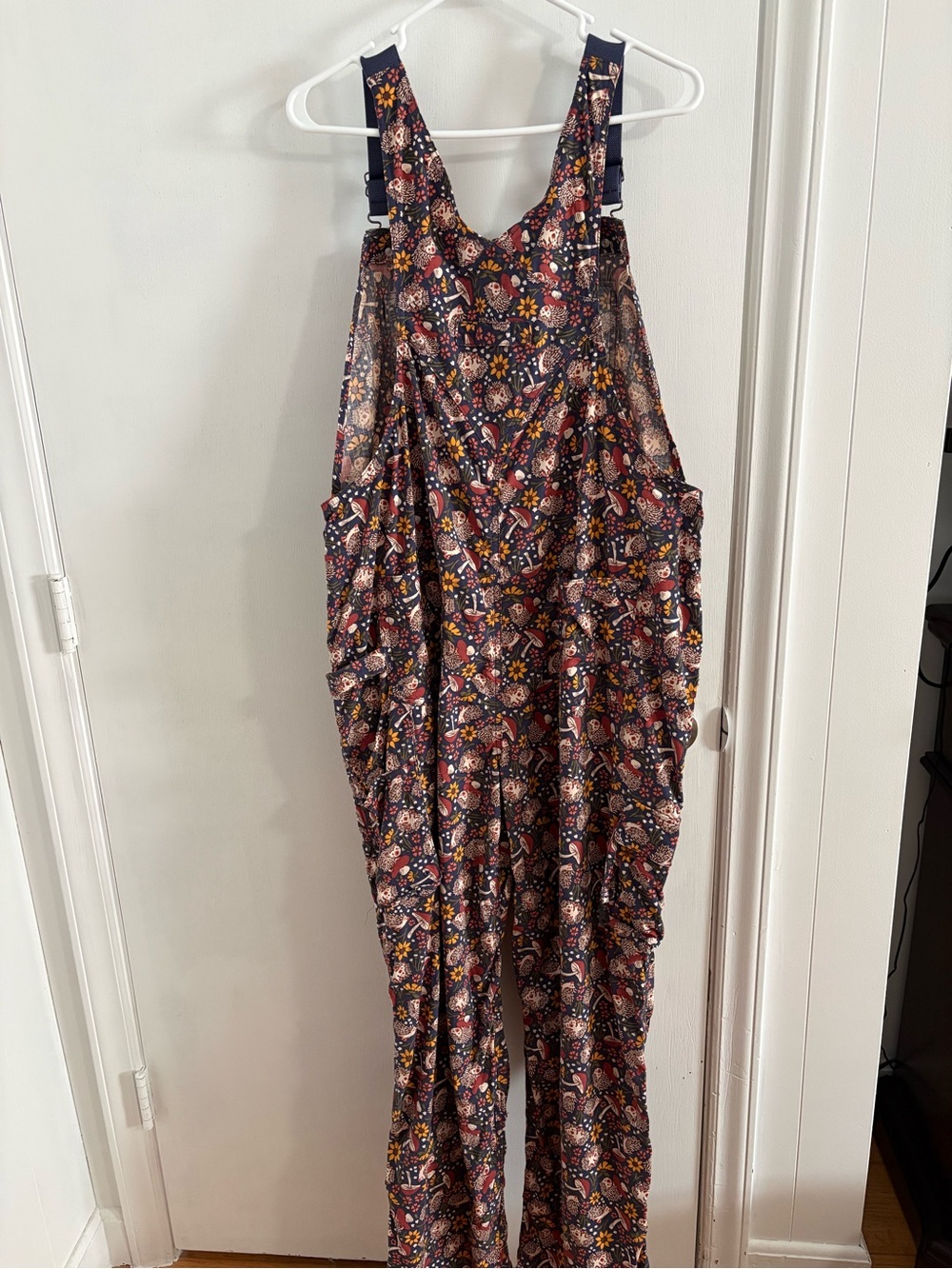 Duluth hedgehog Overalls with Navy Straps - Picture 2 of 8